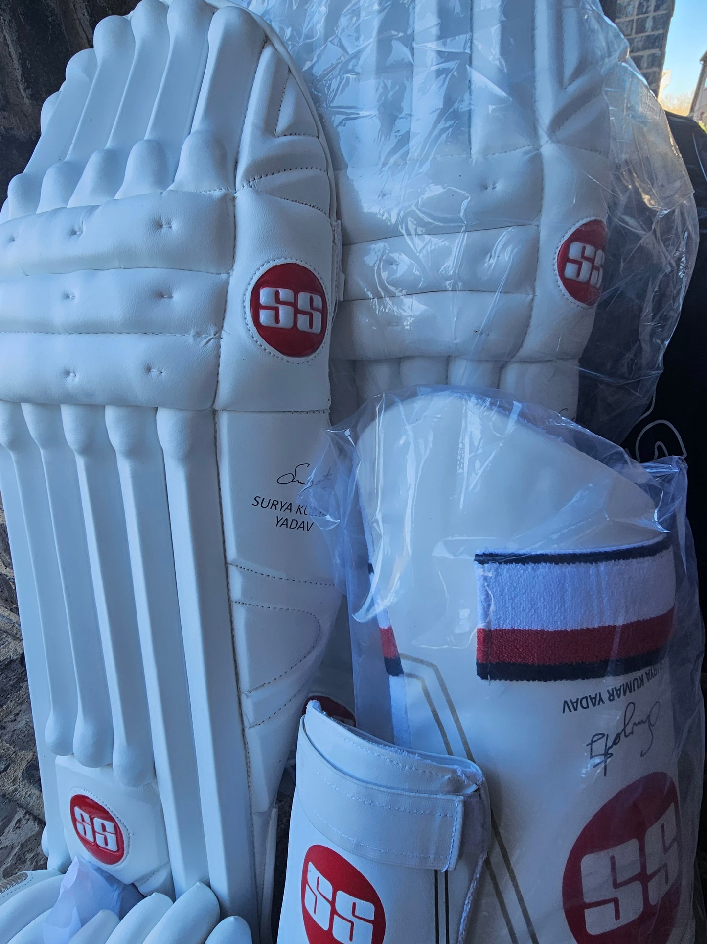 SS Sky English Willow Full Cricket Kit – Jr.